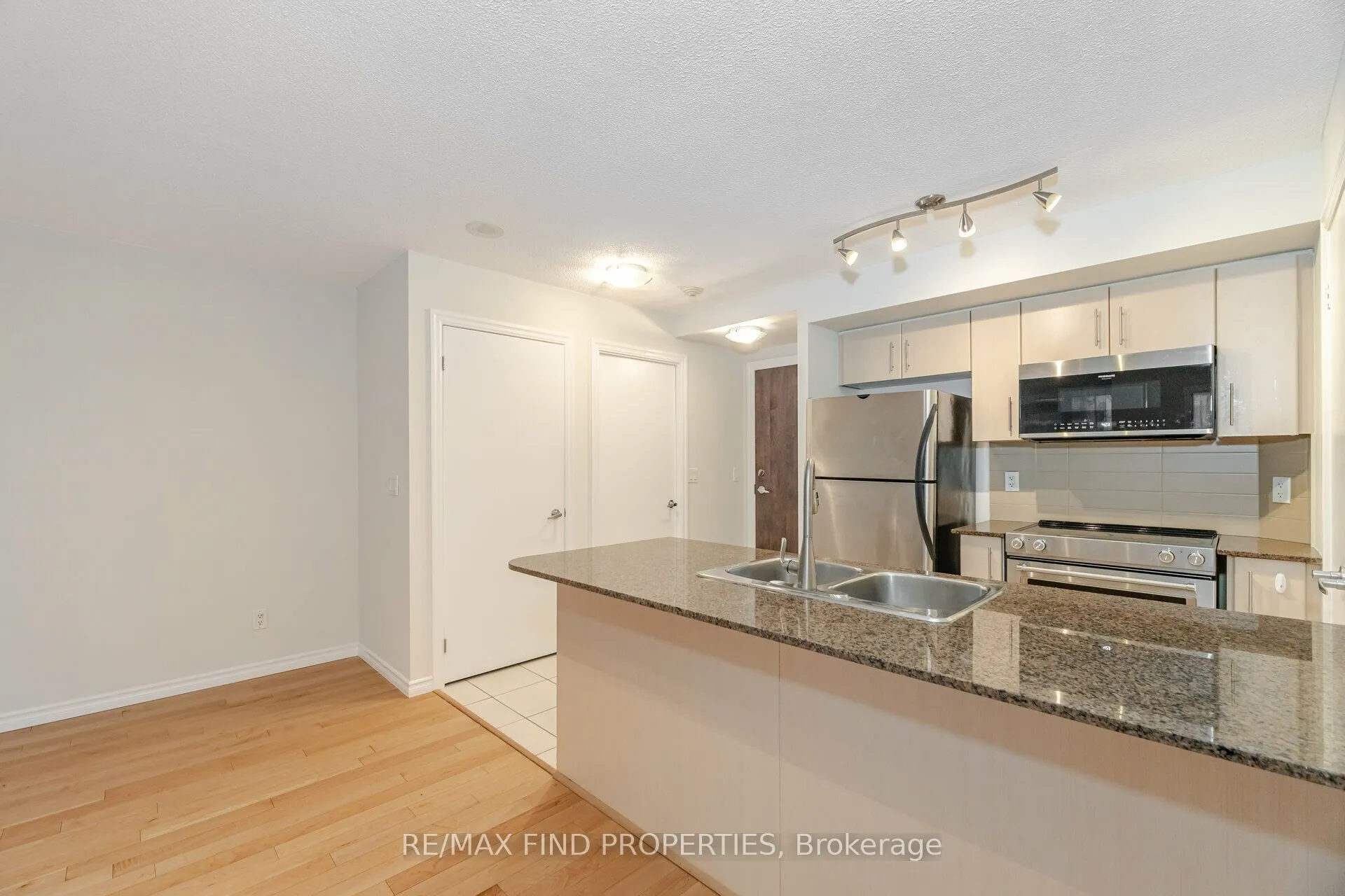 12 Yonge Street #1505