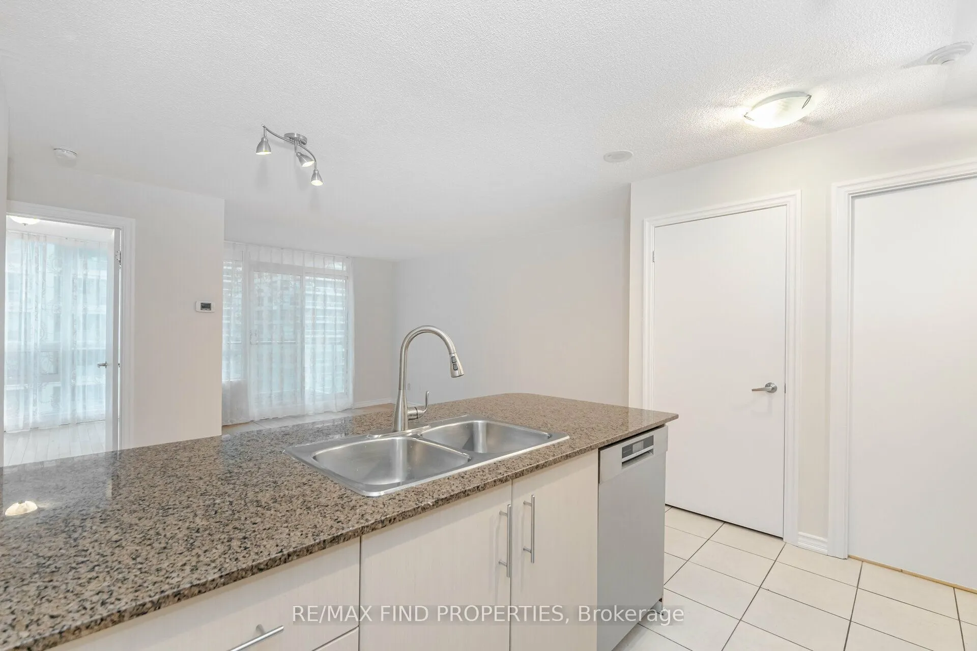 12 Yonge Street #1505