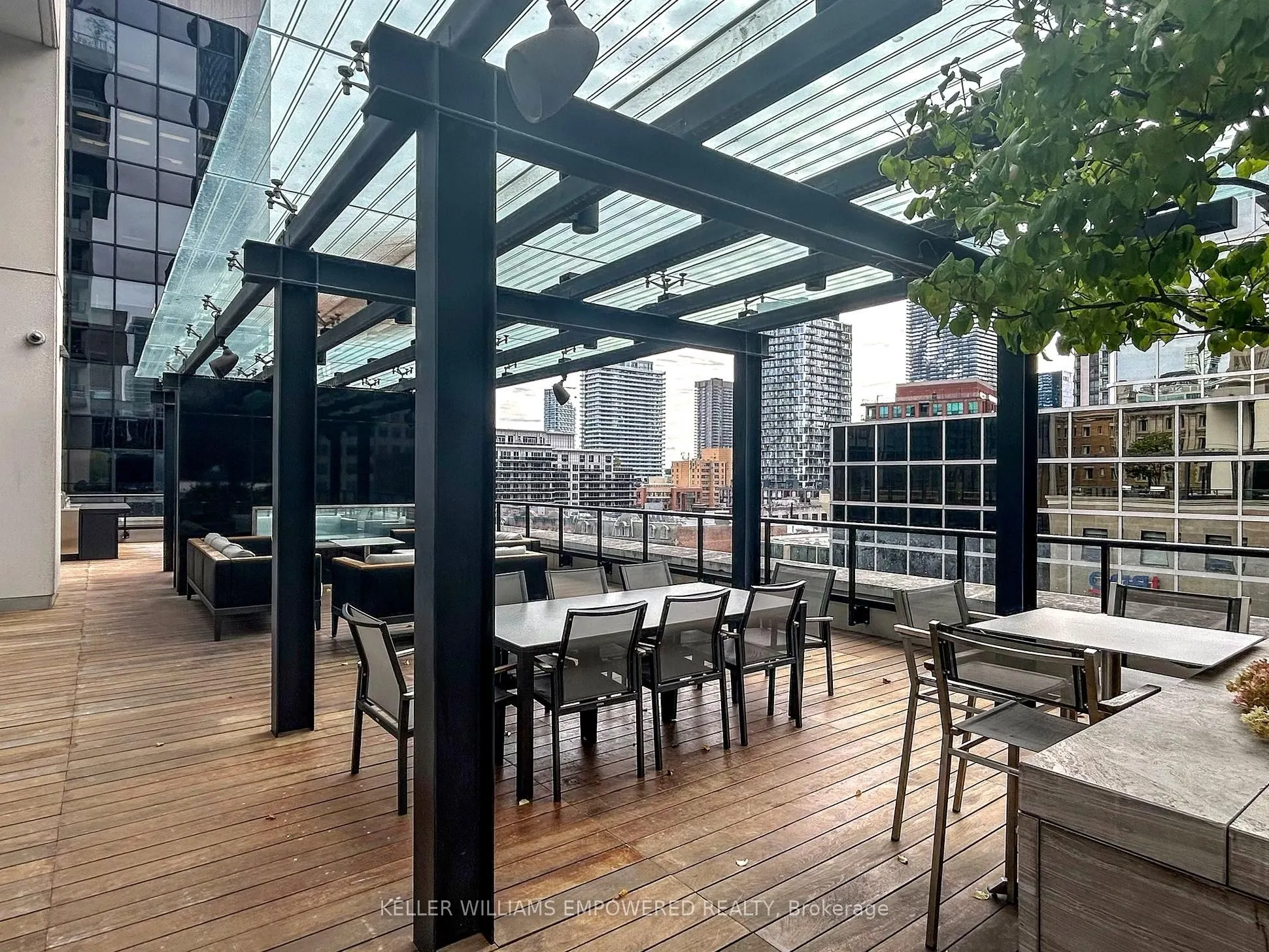 88 Scott Street #307