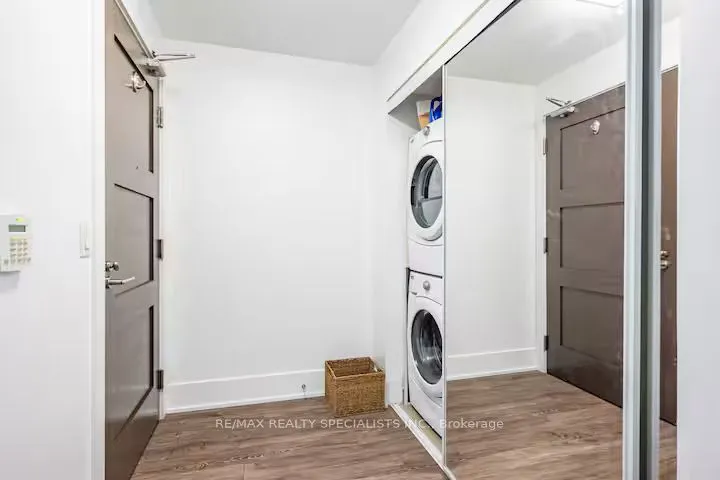 300 Front Street W #304