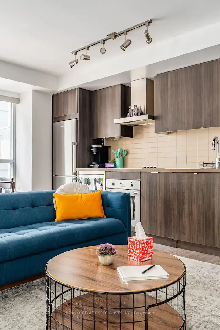 300 Front Street W #304
