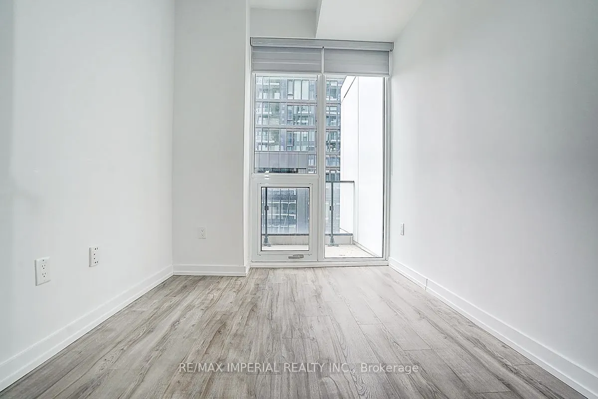 77 Shuter Street #710