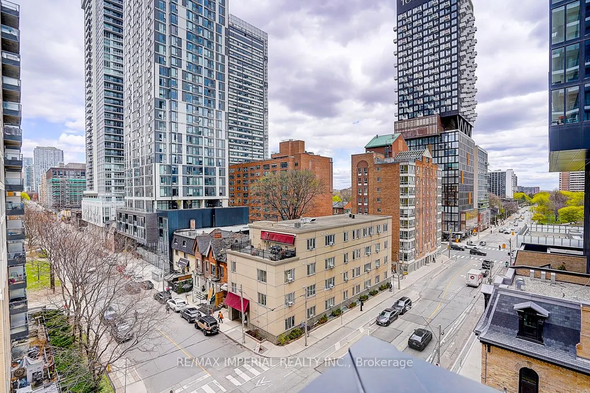 77 Shuter Street #710