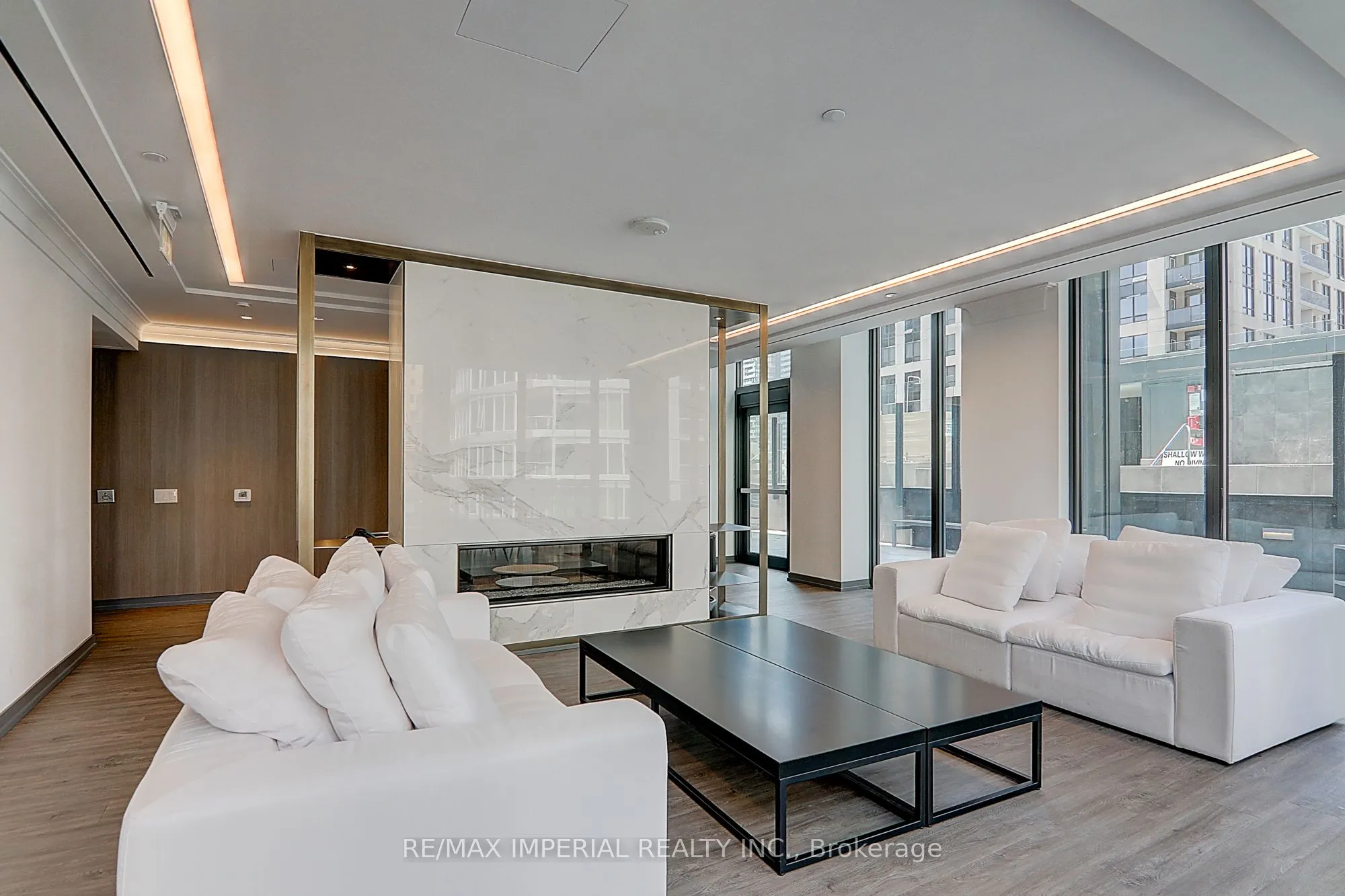 77 Shuter Street #710