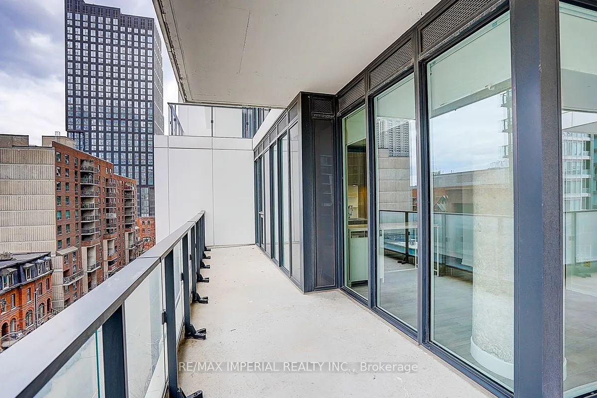 77 Shuter Street #710