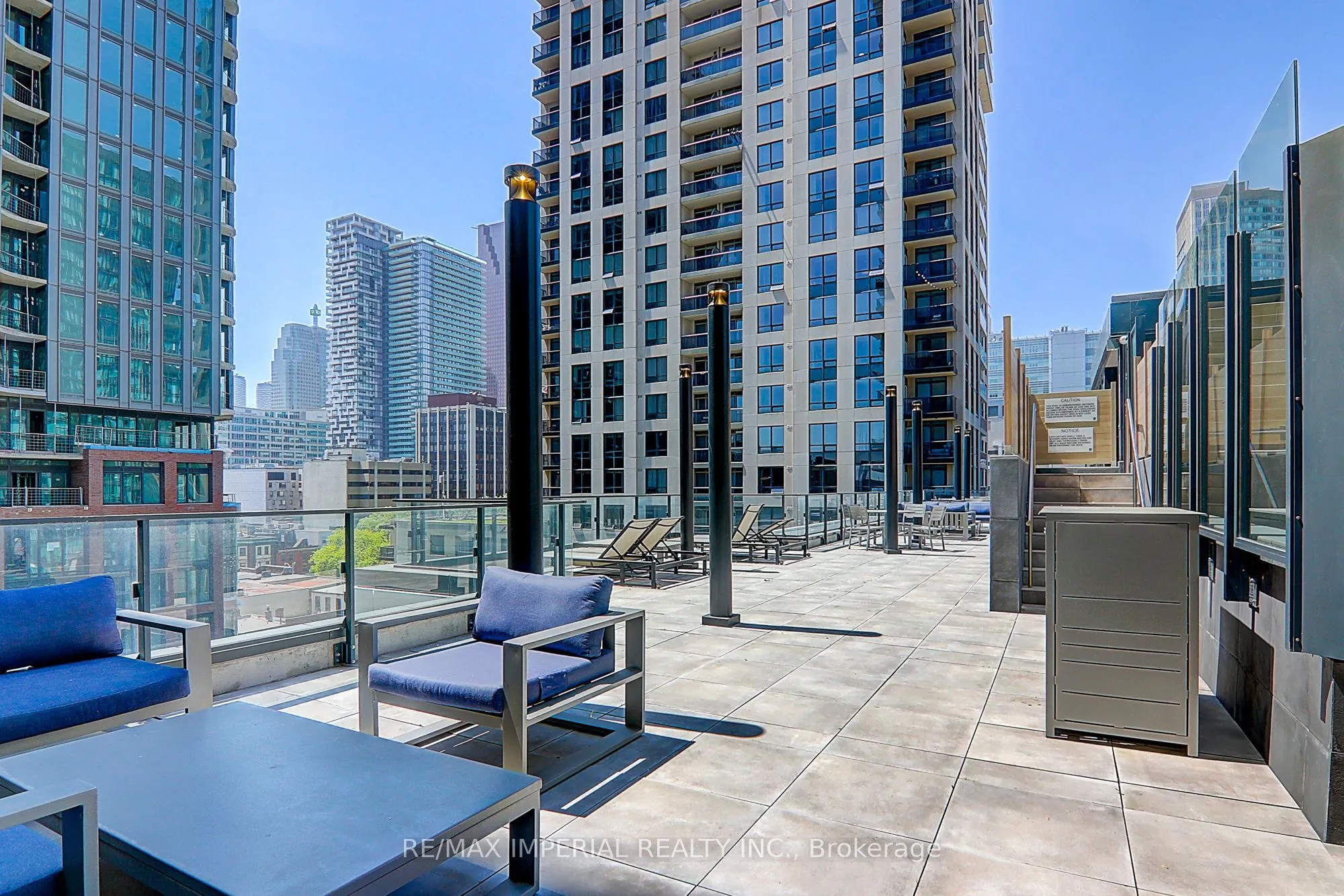 77 Shuter Street #710
