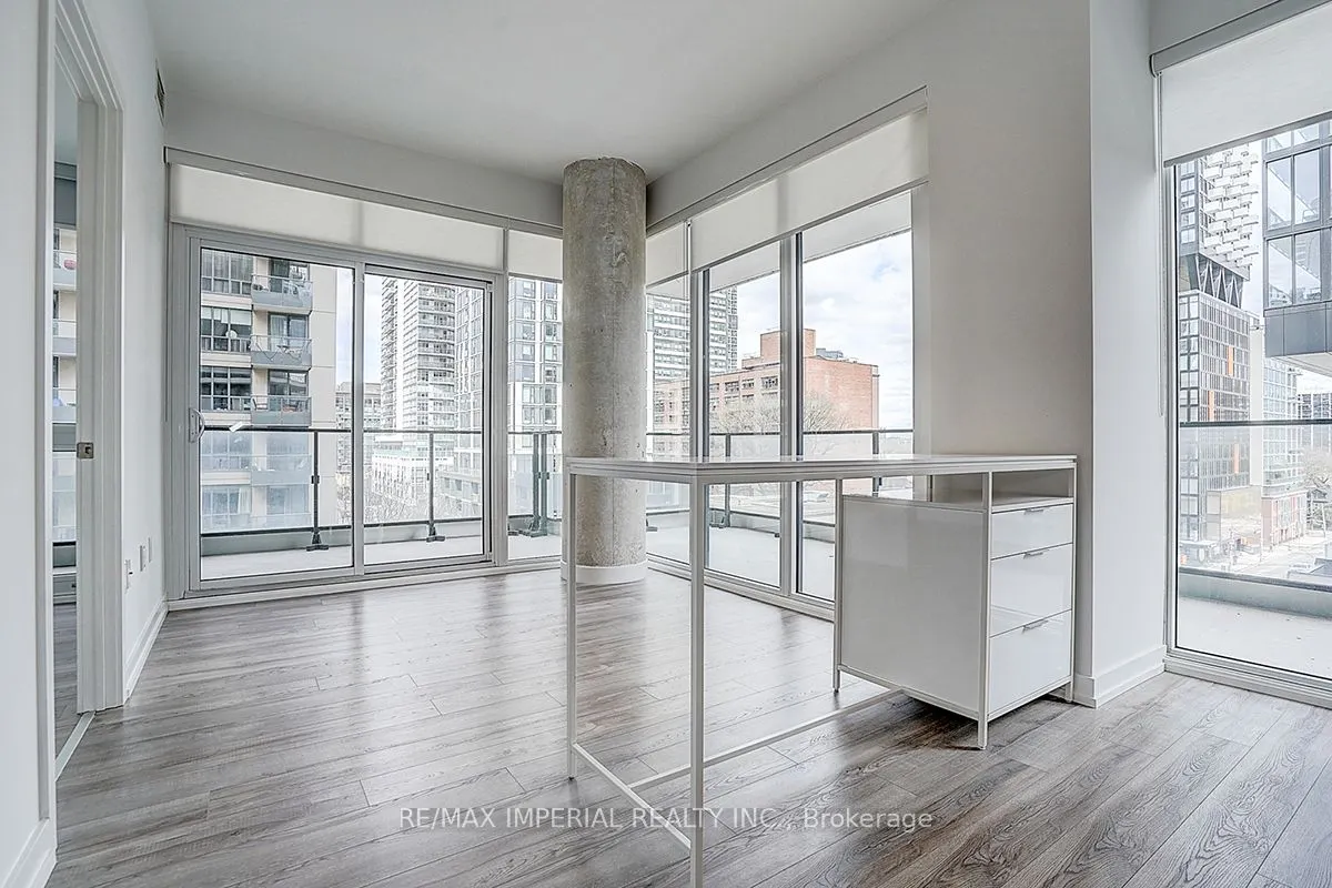 77 Shuter Street #710