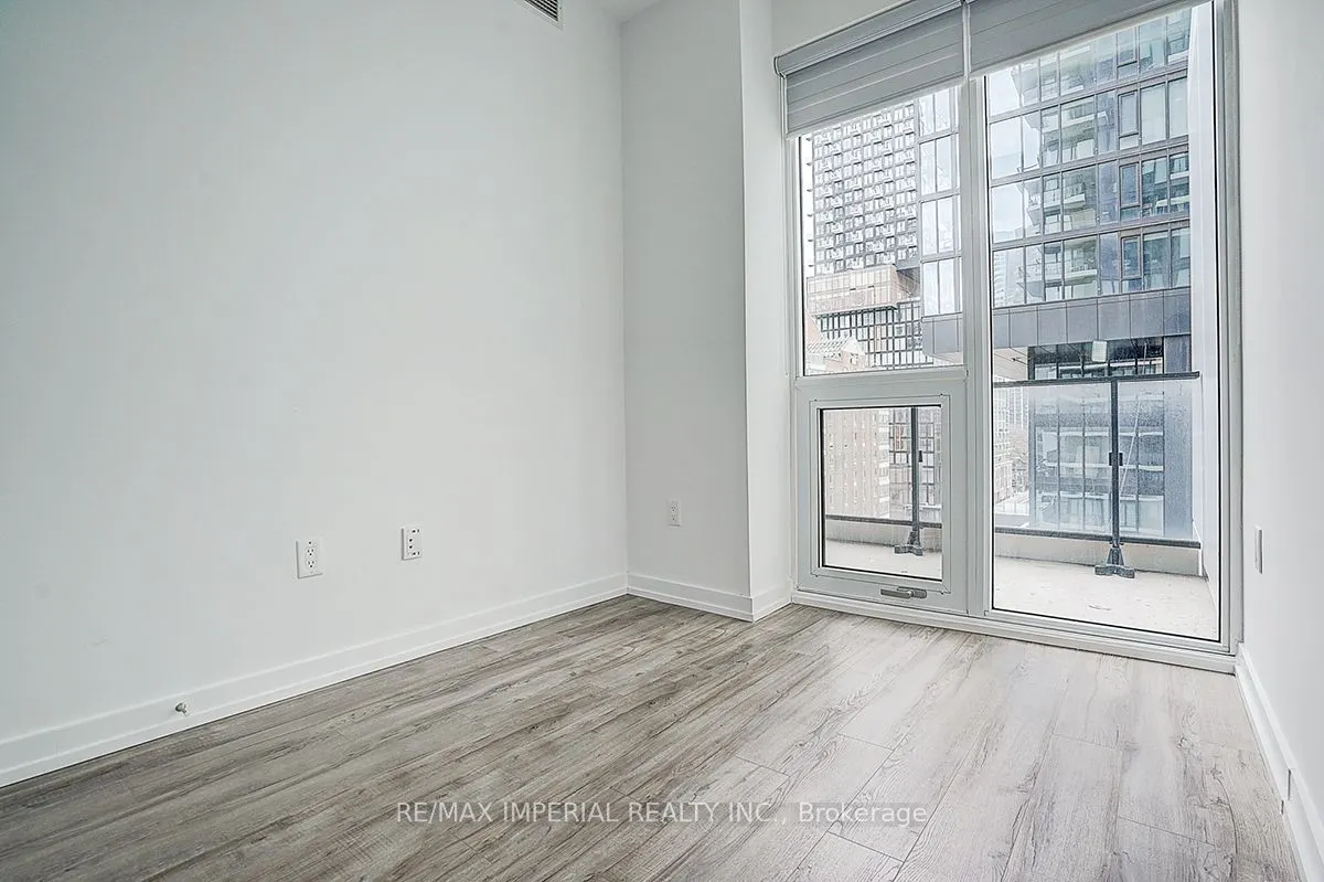 77 Shuter Street #710