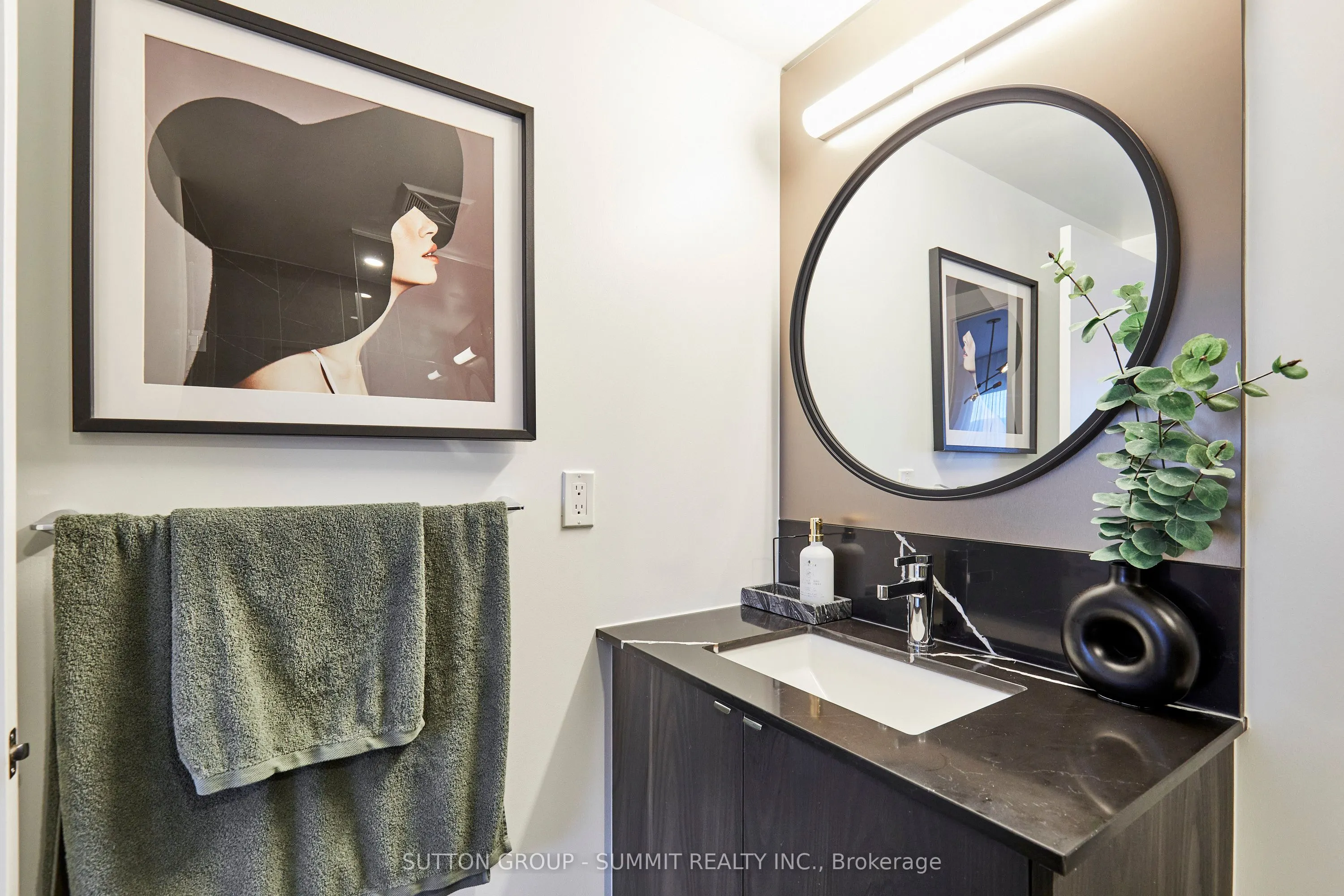 771 YONGE Street #2501