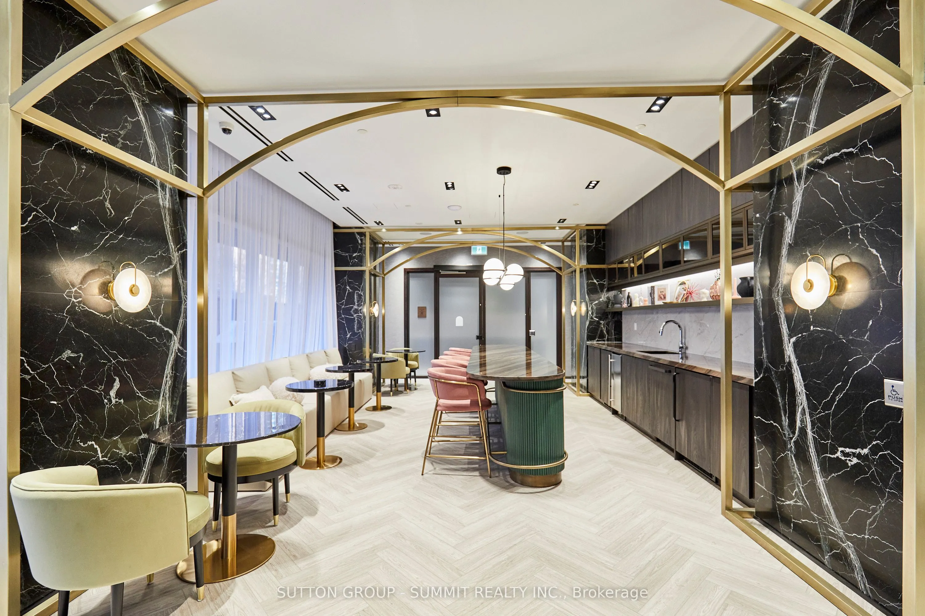 771 YONGE Street #2501