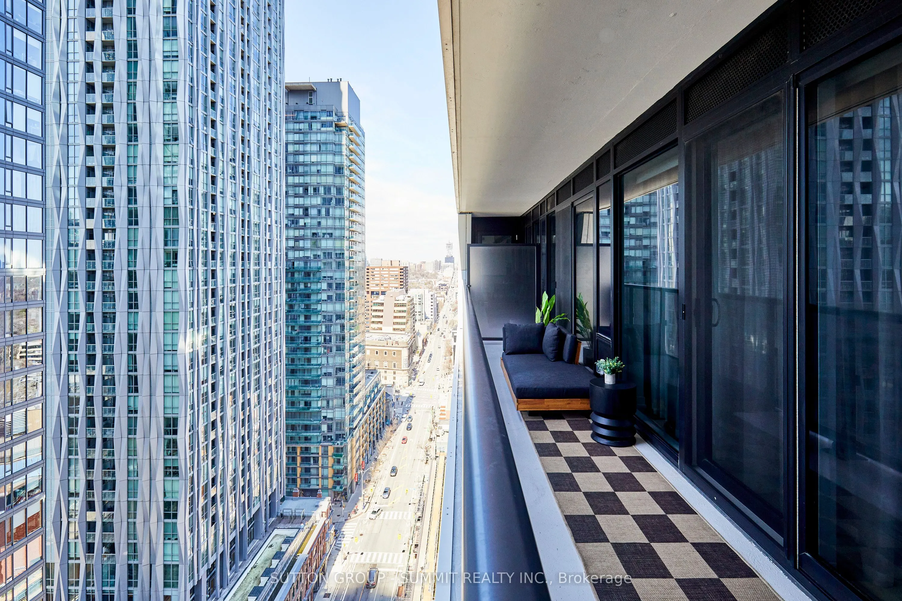 771 YONGE Street #2501