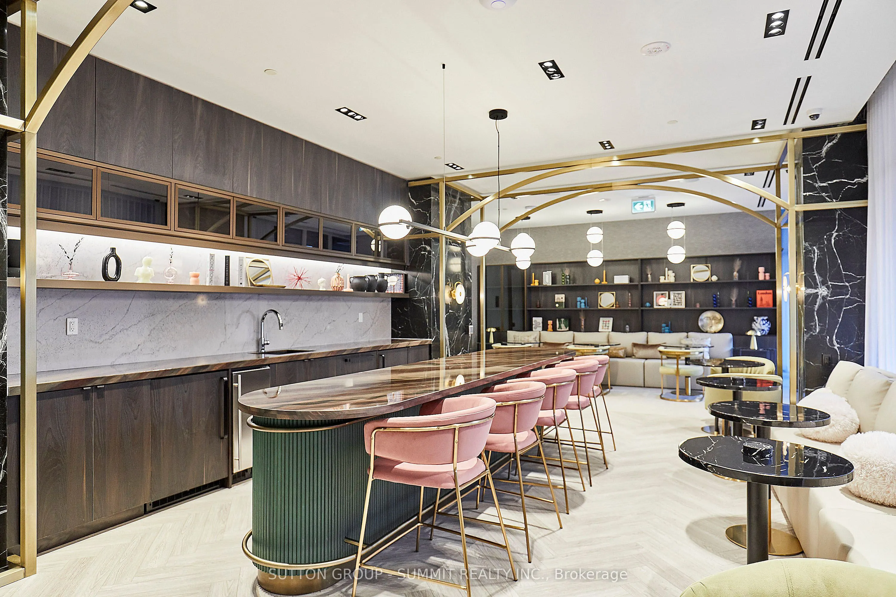 771 YONGE Street #2501