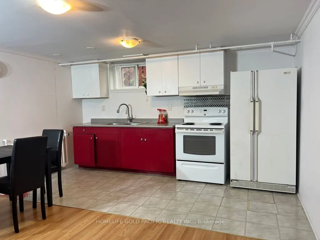 244 Maxwell (Basement) Street
