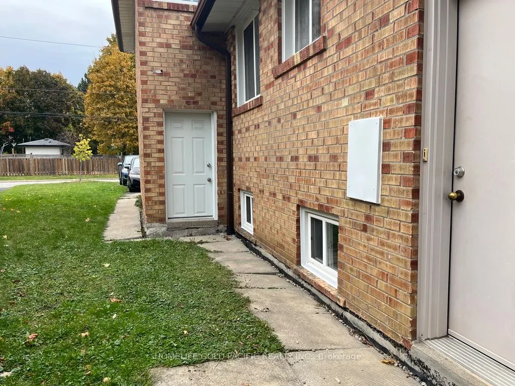 244 Maxwell (Basement) Street
