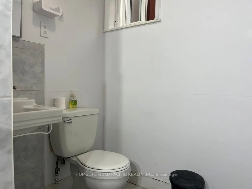 244 Maxwell (Basement) Street