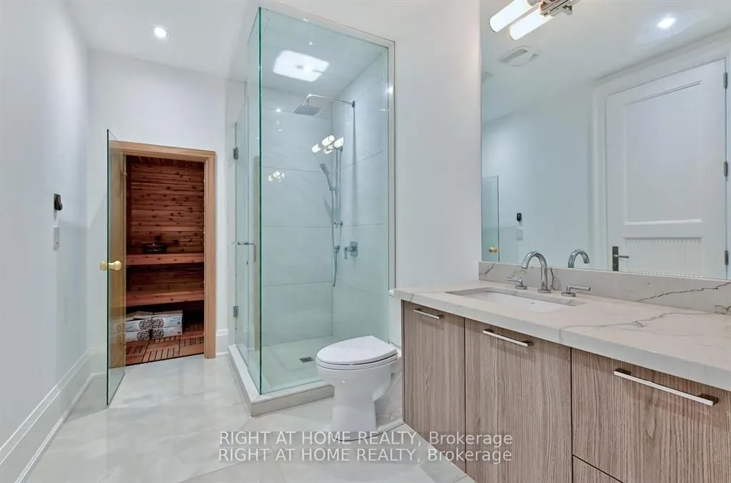 27 Hurlingham Crescent