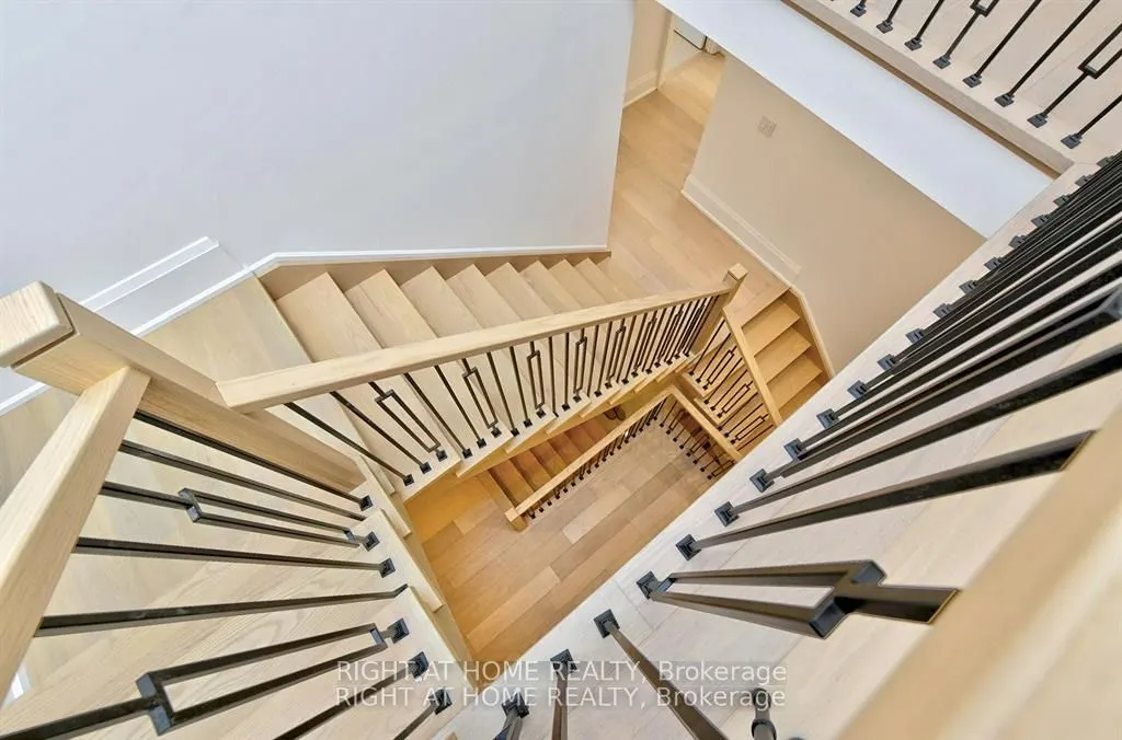 27 Hurlingham Crescent
