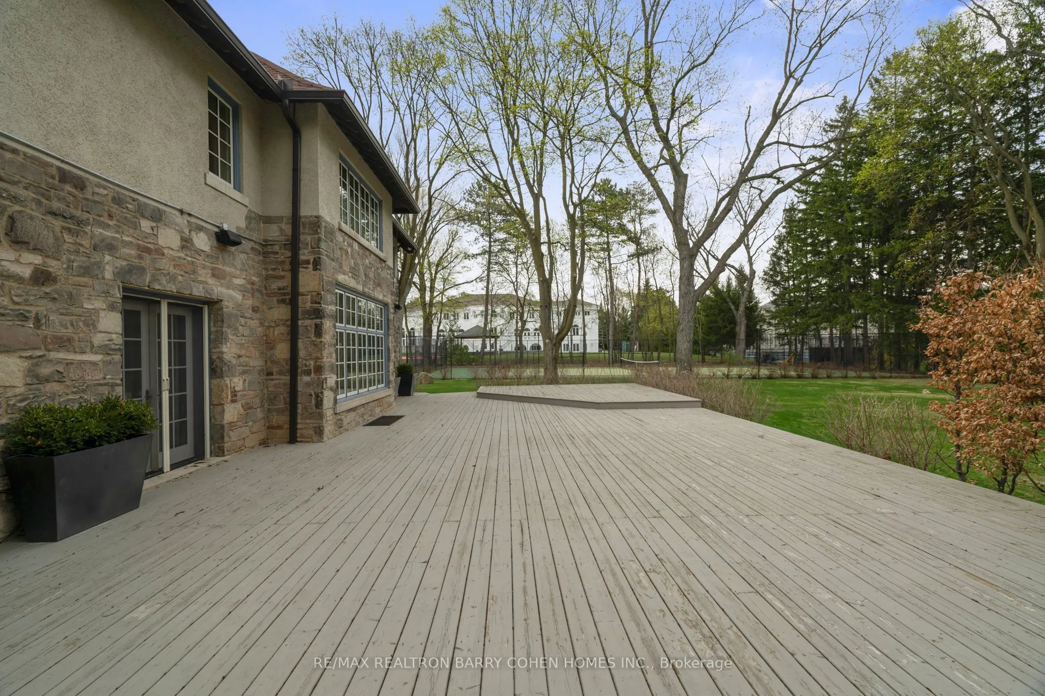 15 Park Lane Circle