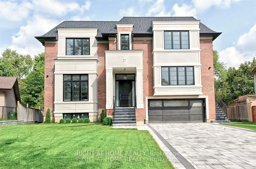 27 Hurlingham Crescent