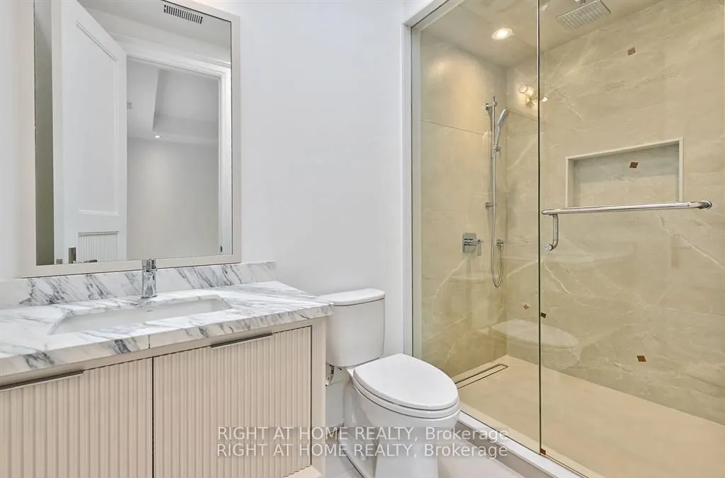 27 Hurlingham Crescent