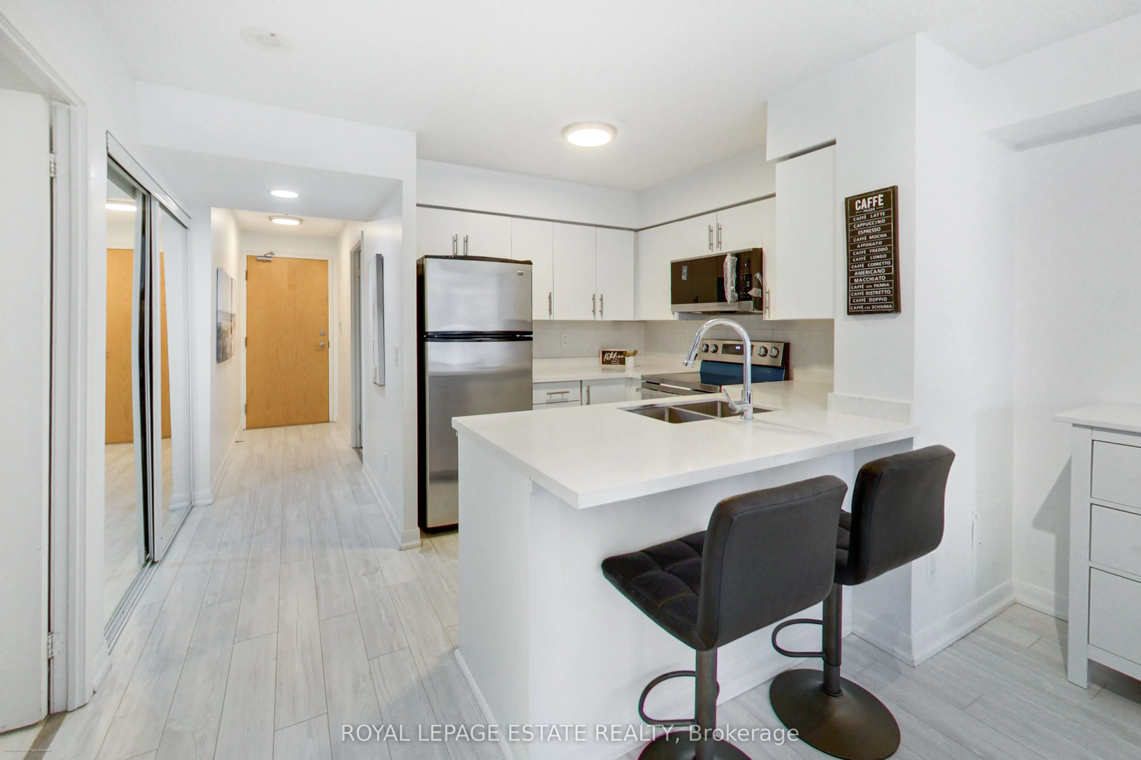 4978 Yonge Street #808