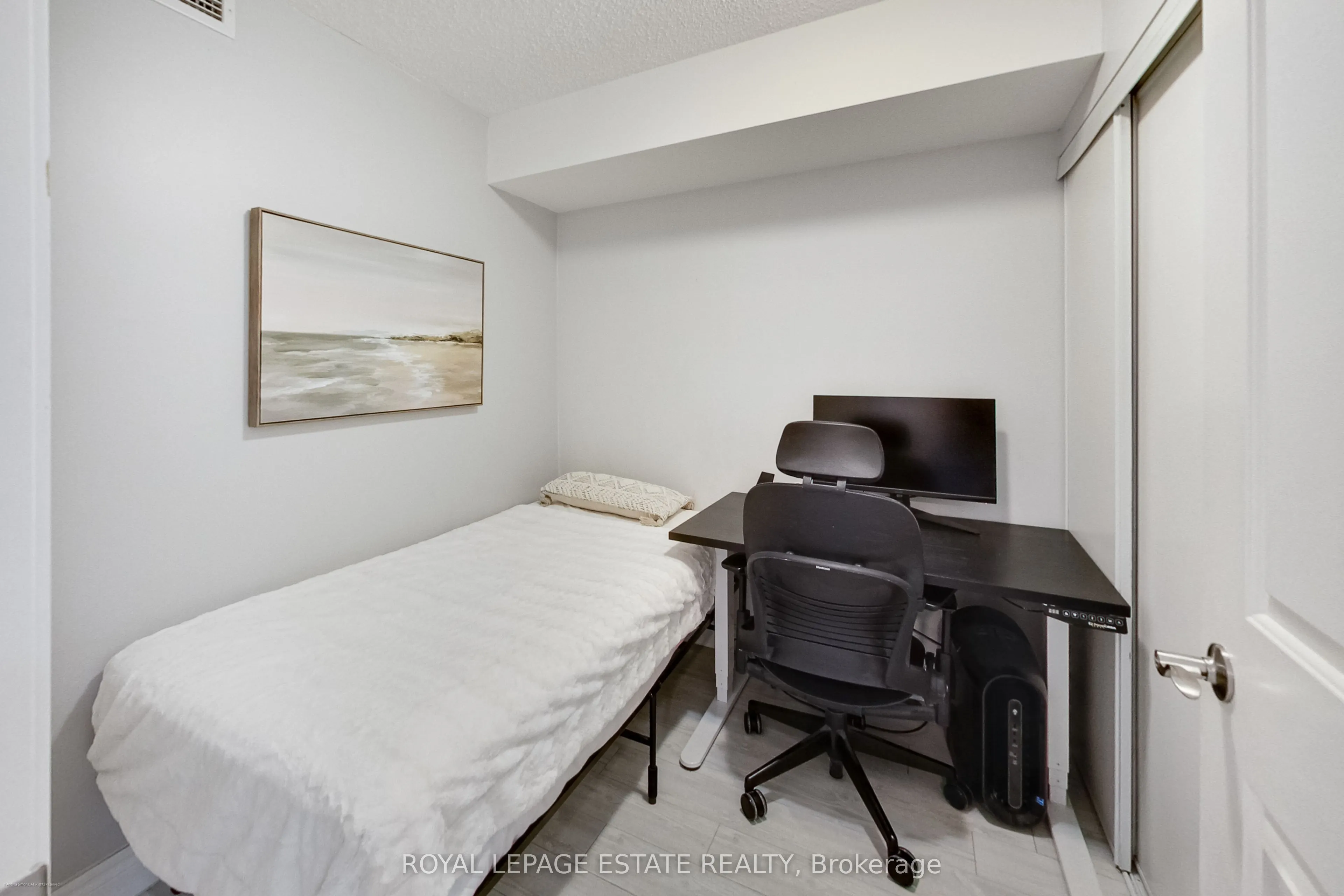 4978 Yonge Street #808