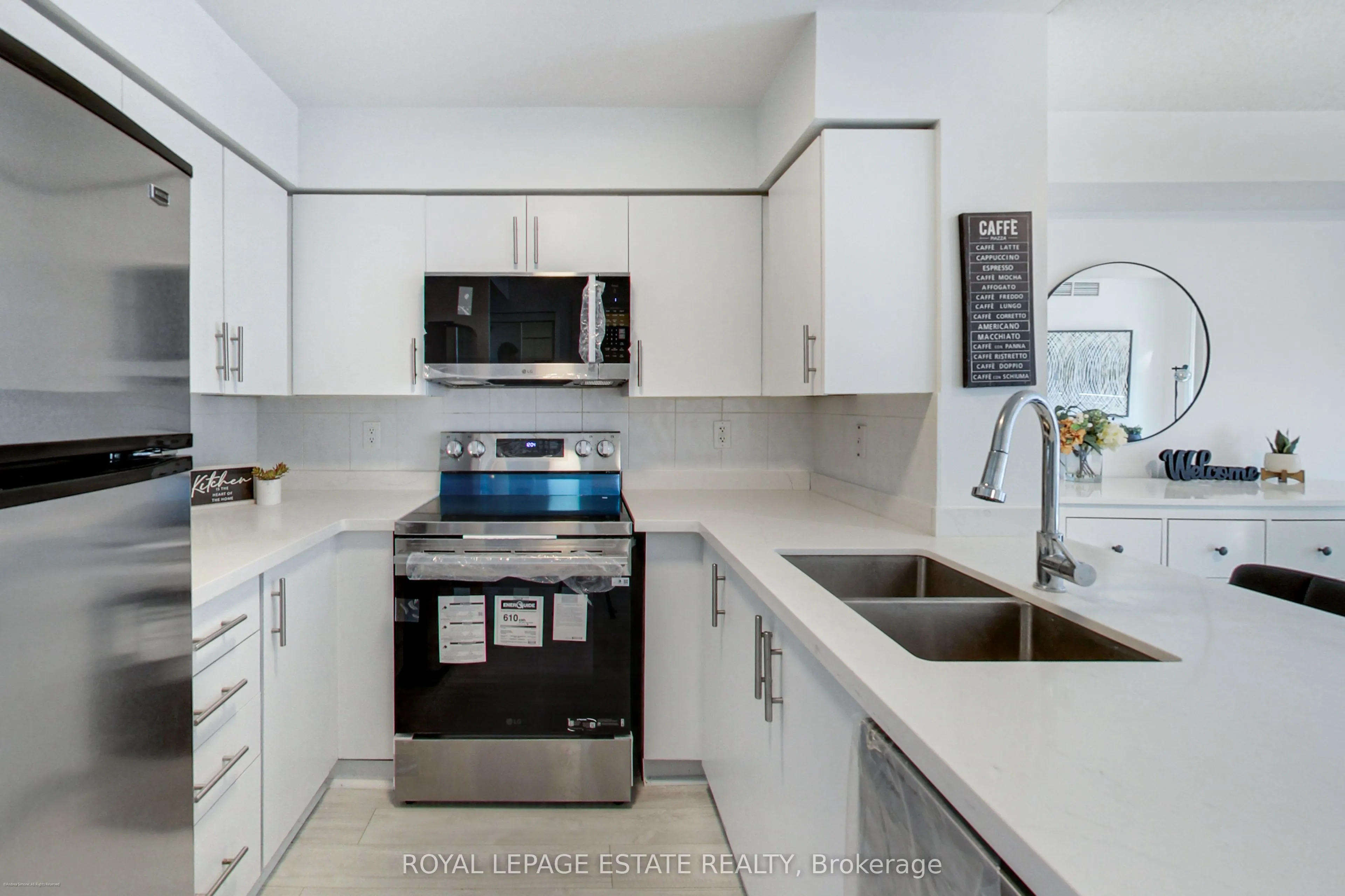 4978 Yonge Street #808