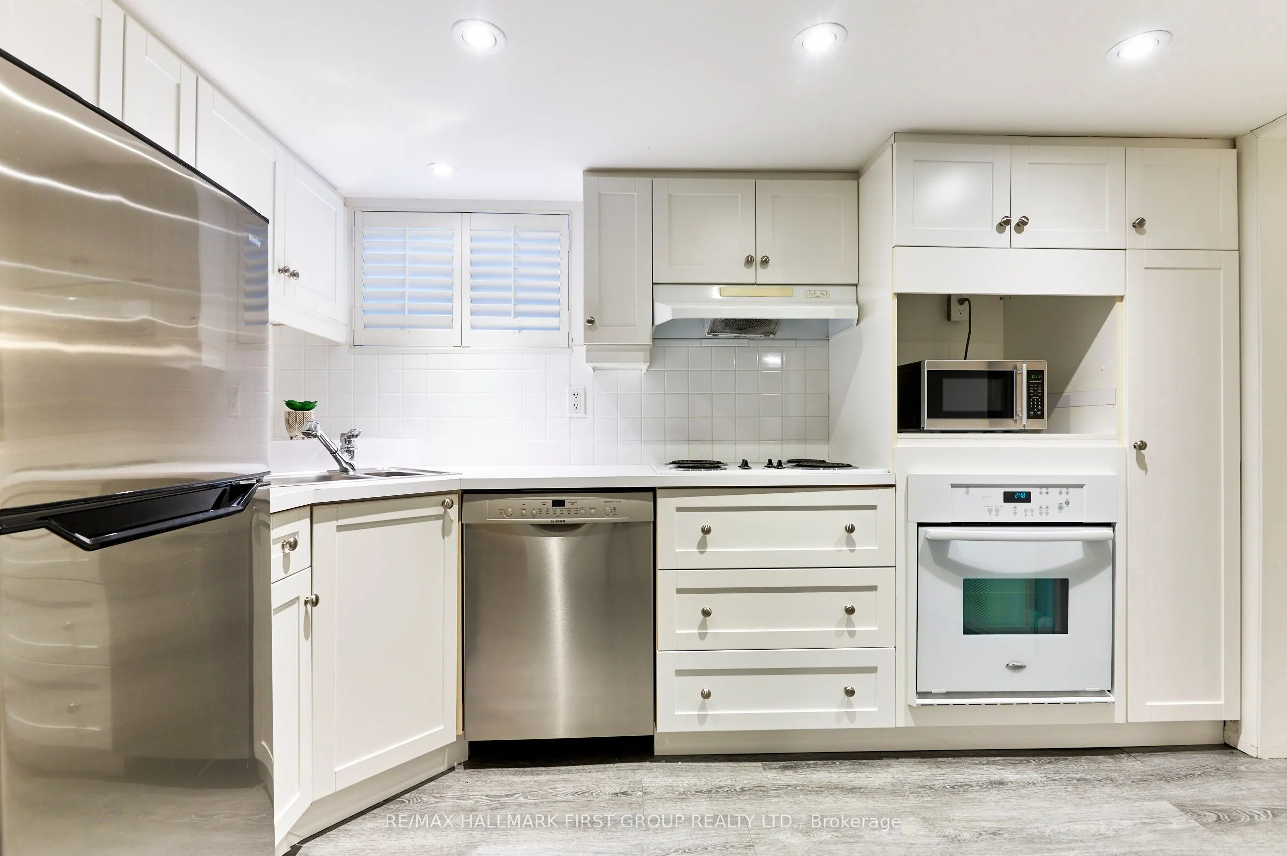 207 Bayview Heights Drive #Lower