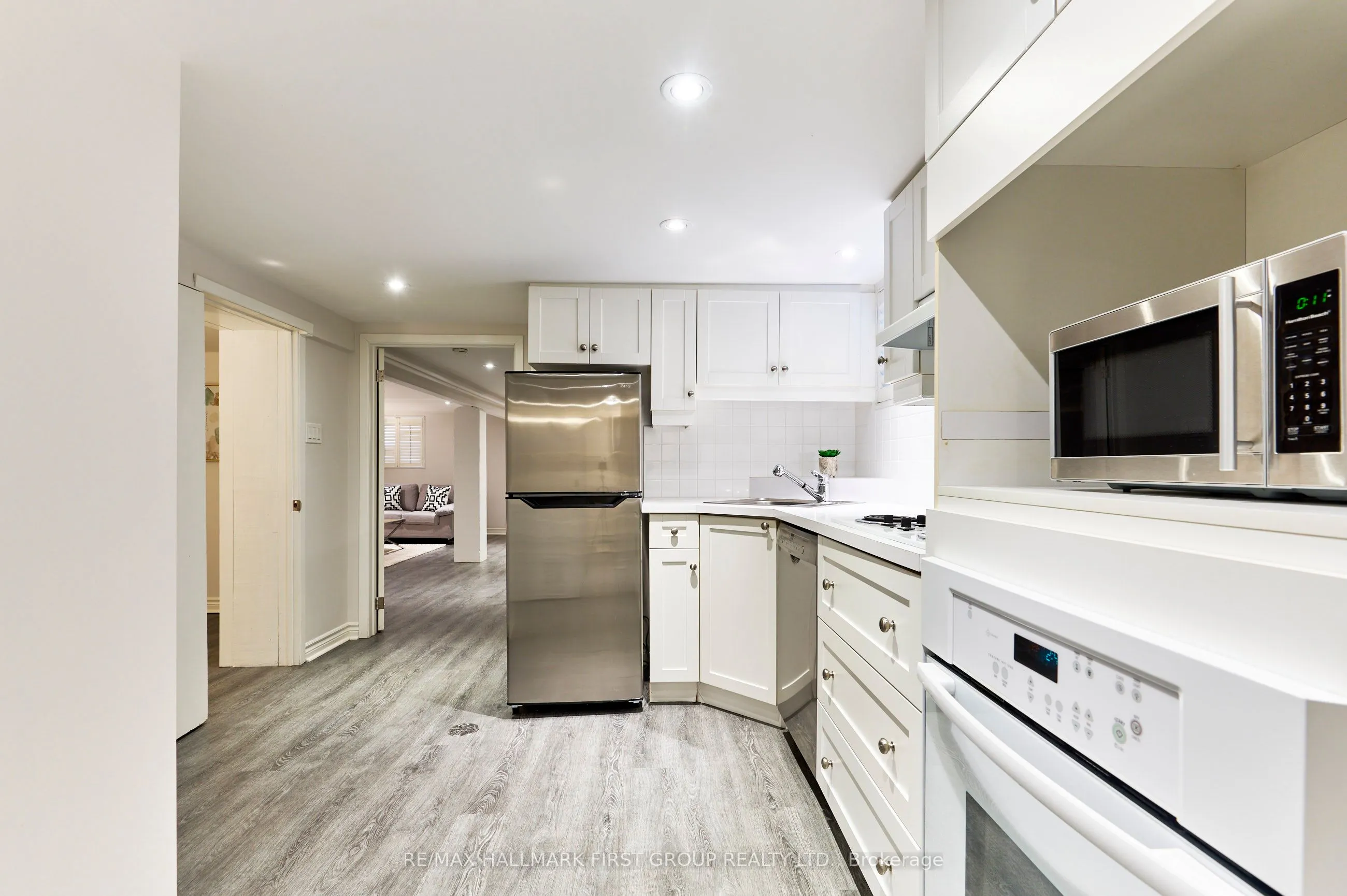 207 Bayview Heights Drive #Lower