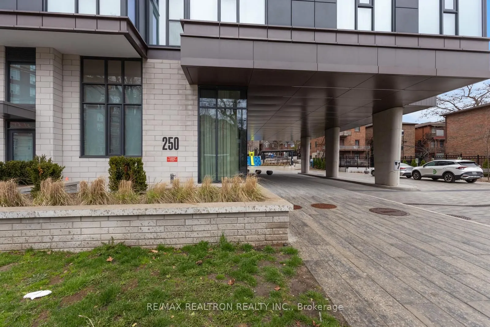 250 Lawrence Avenue W #416