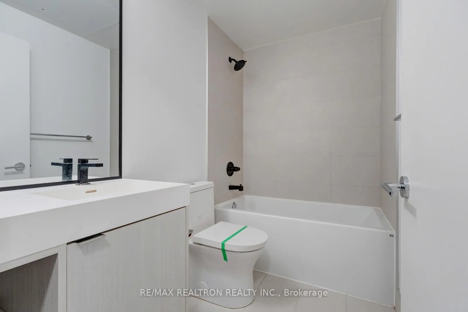 250 Lawrence Avenue W #416