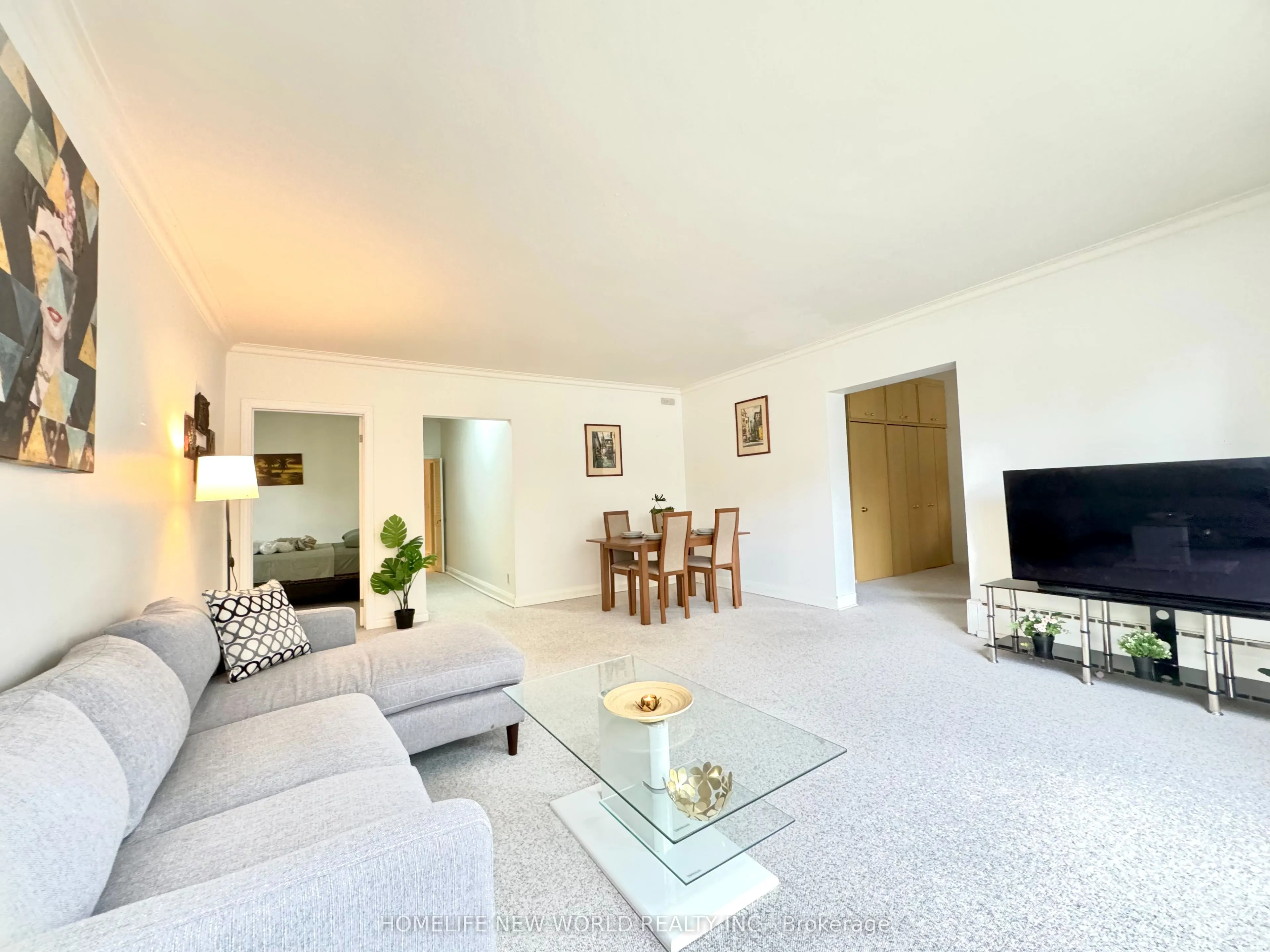 1563 Bathurst Street