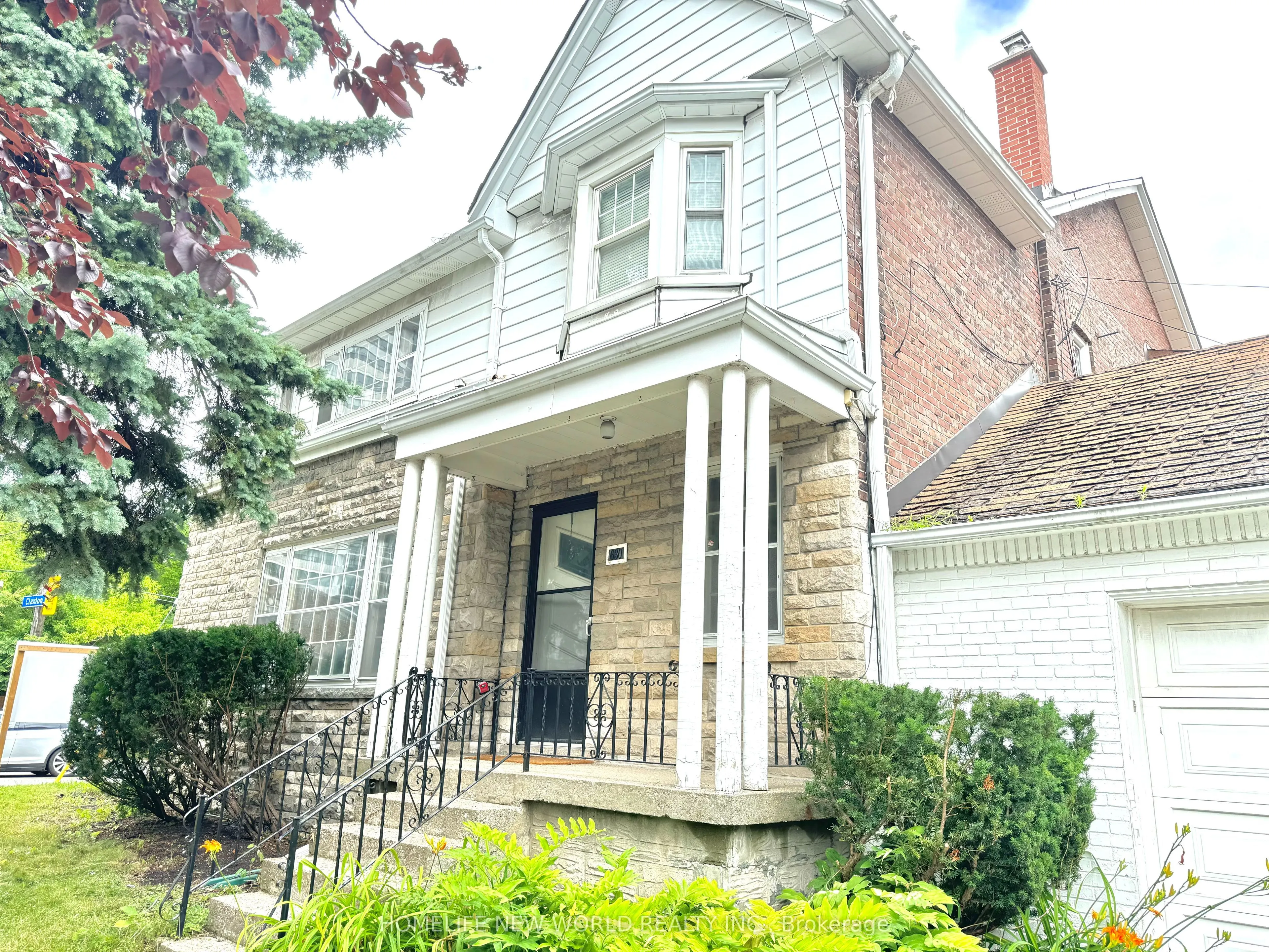 1563 Bathurst Street