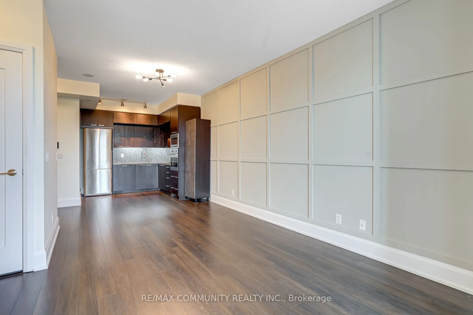 120 Harrison Garden Boulevard #1008