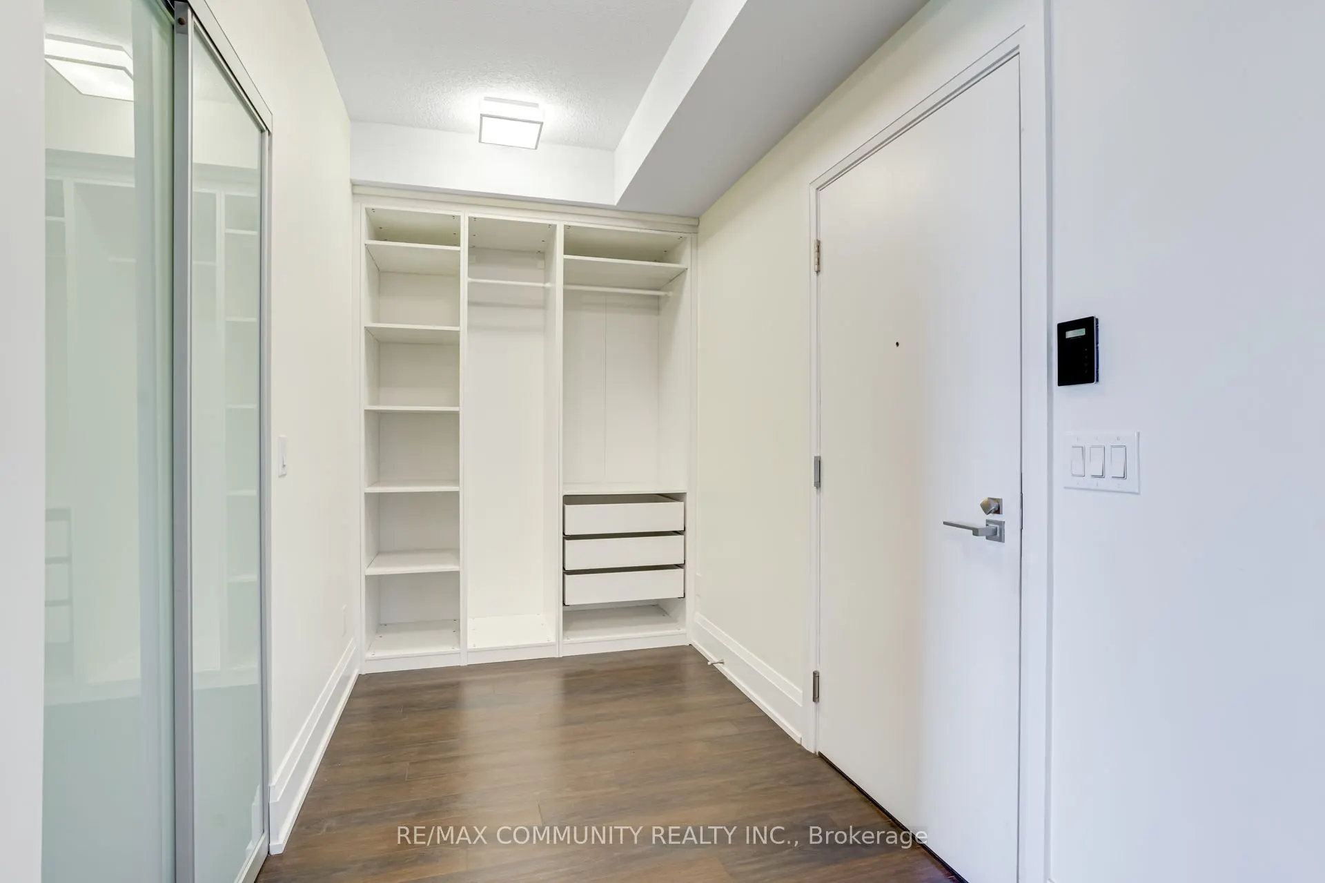 120 Harrison Garden Boulevard #1008