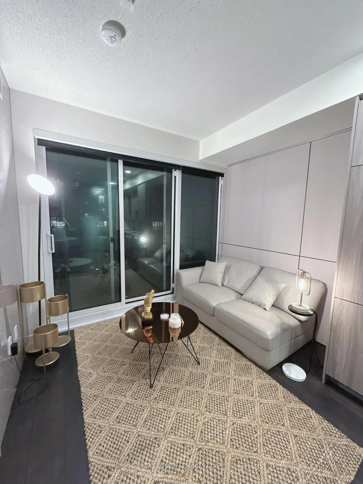 85 McMahon Drive #907