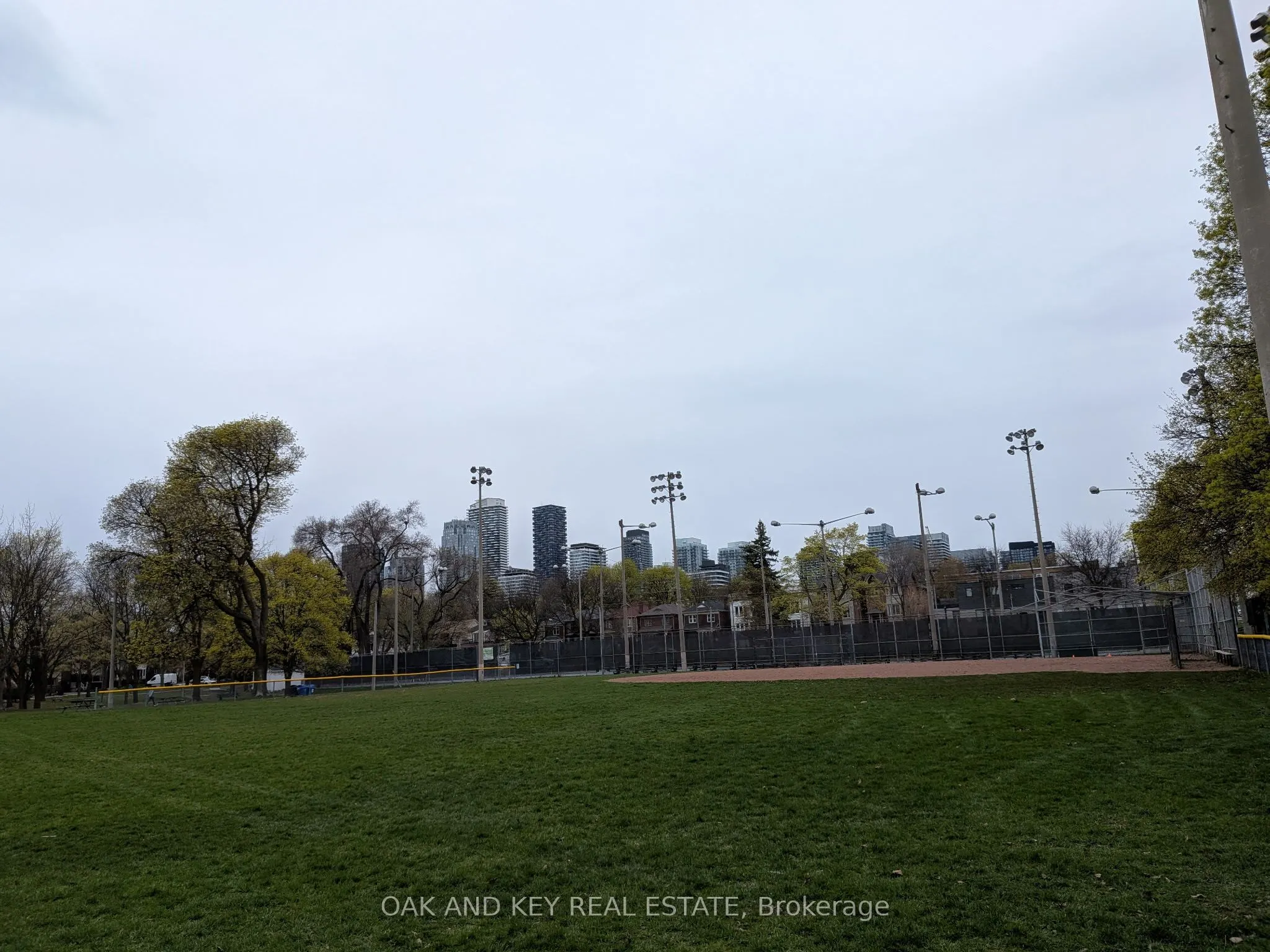 245 Davisville Avenue #613