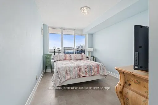 245 Davisville Avenue #613