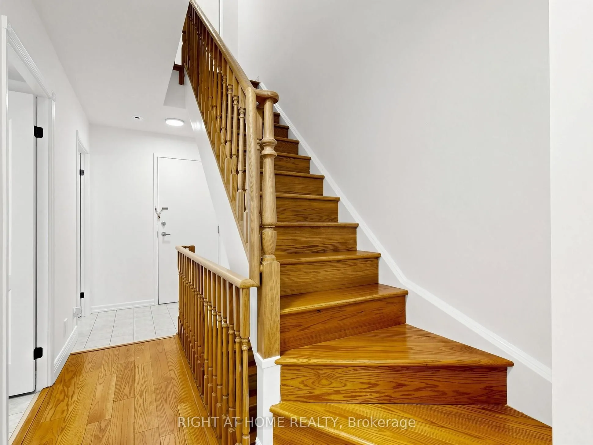 28 Sommerset Way #1520