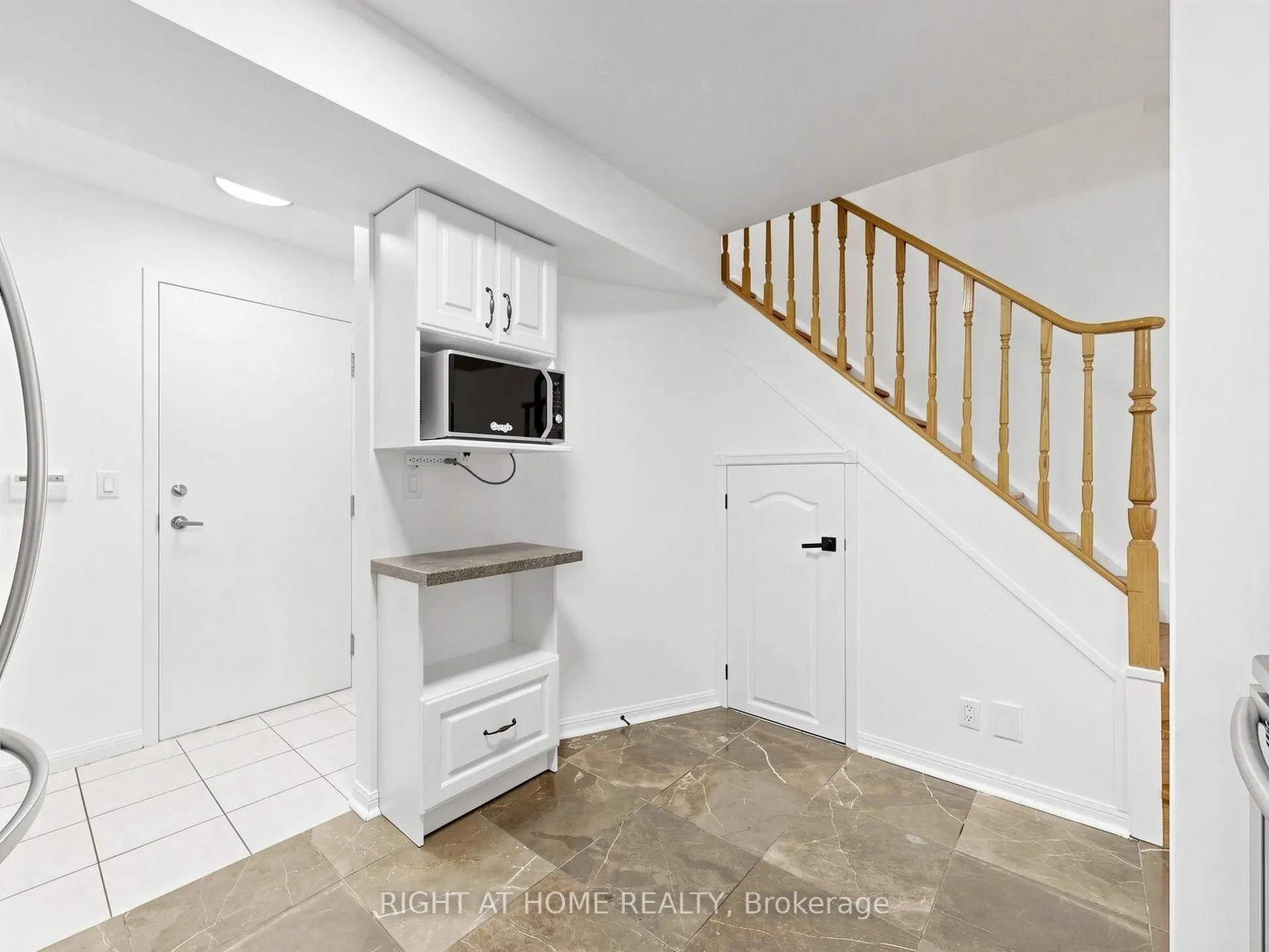 28 Sommerset Way #1520