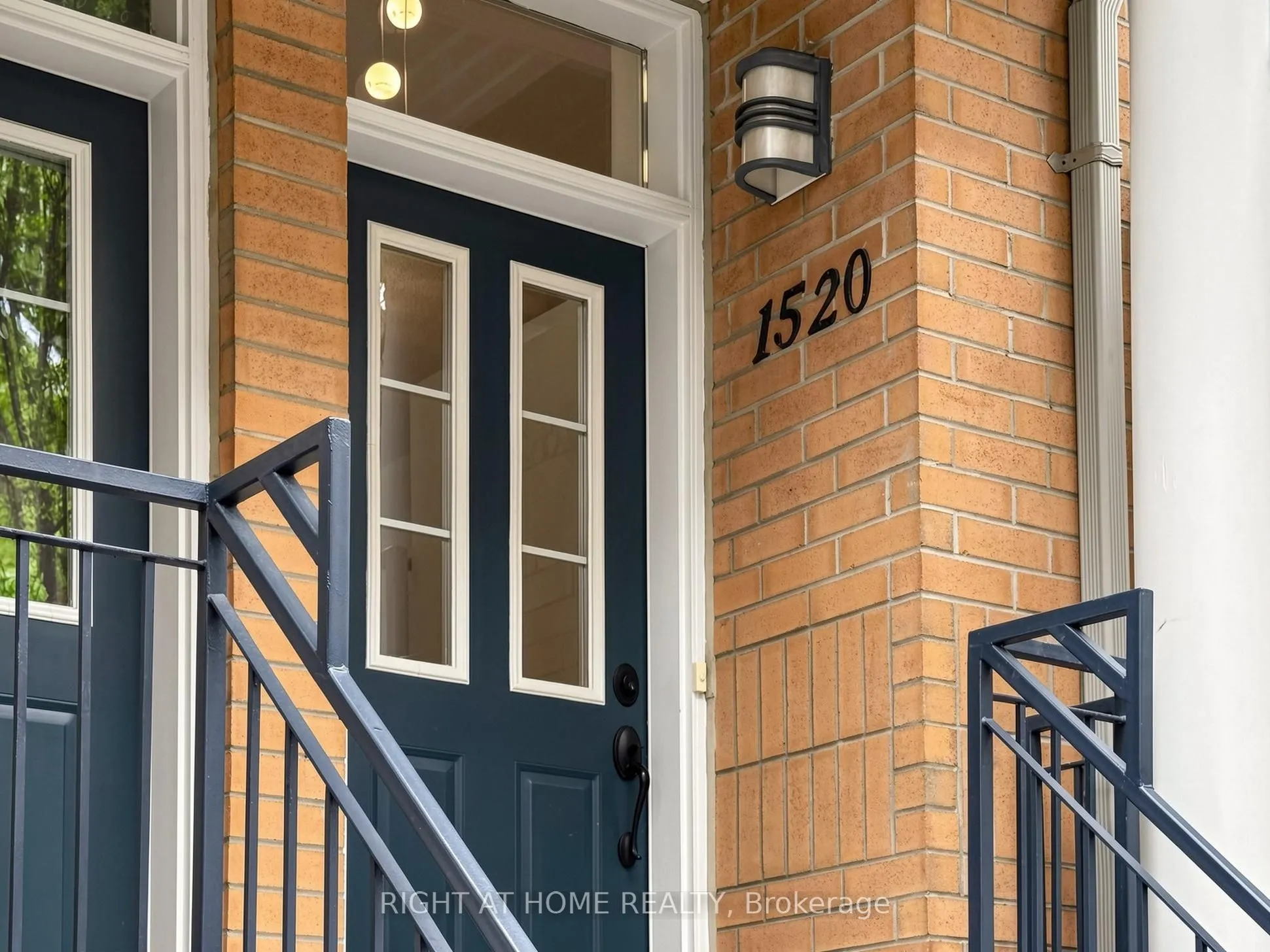 28 Sommerset Way #1520