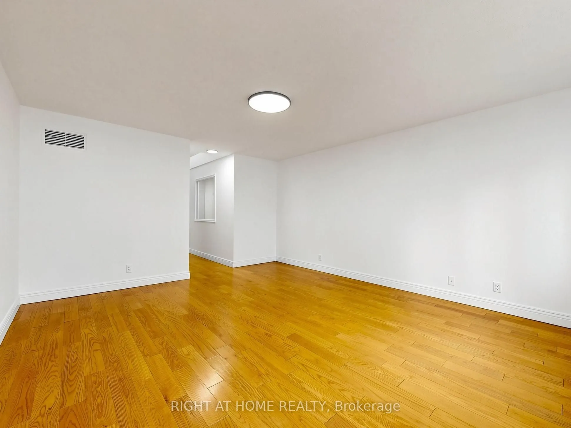 28 Sommerset Way #1520