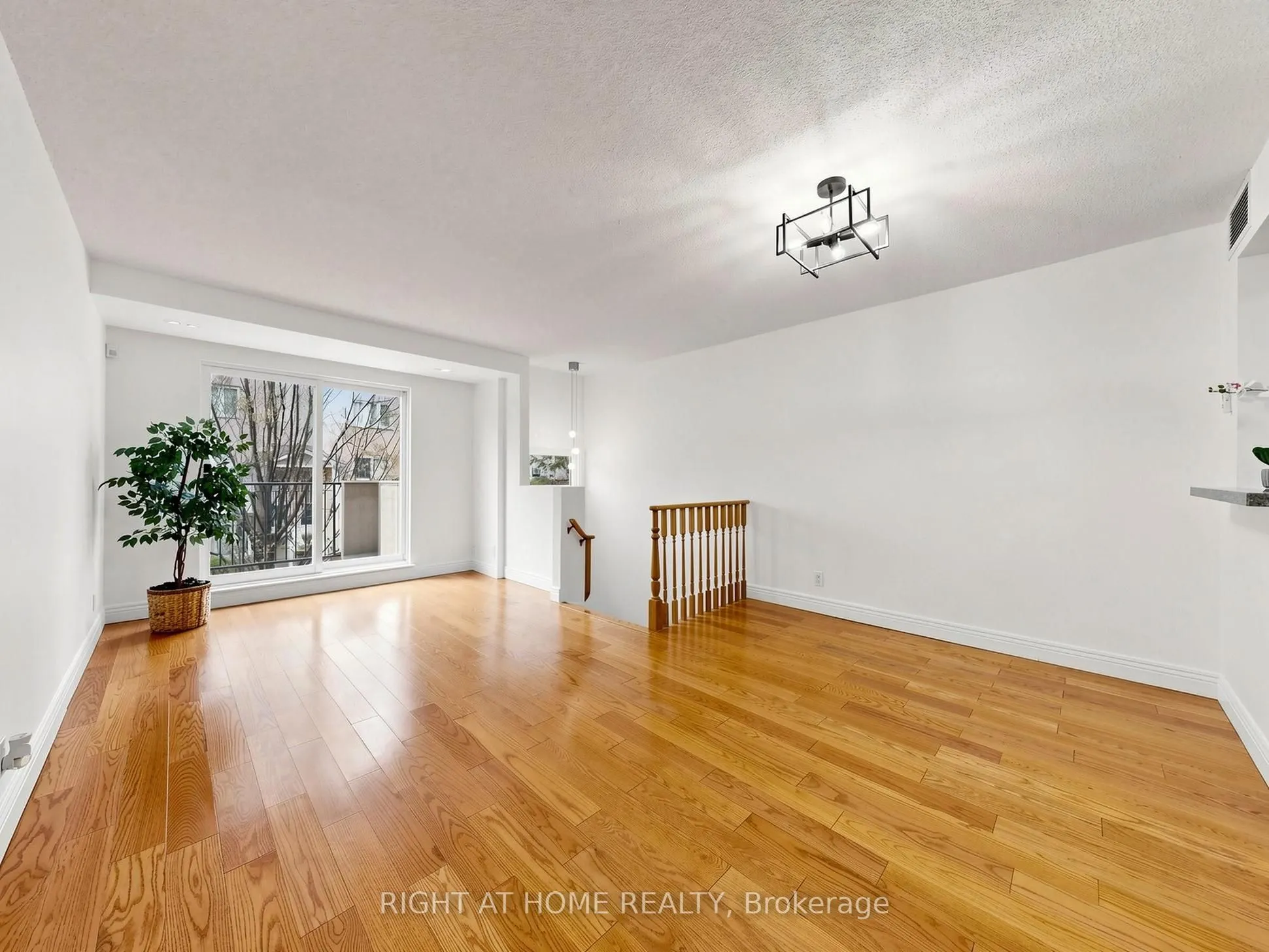 28 Sommerset Way #1520