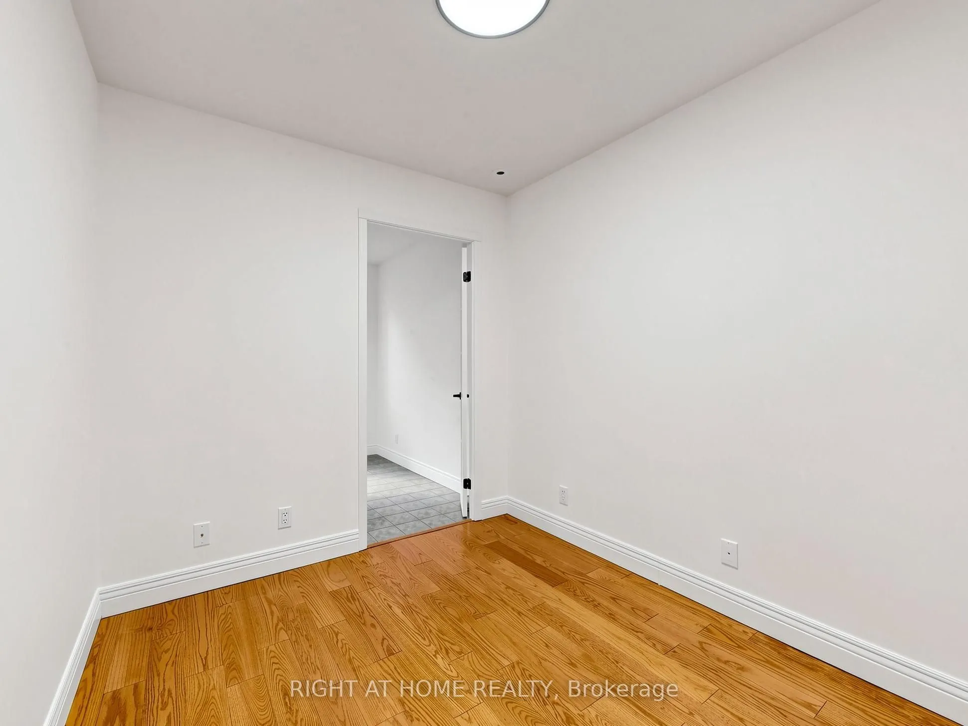 28 Sommerset Way #1520