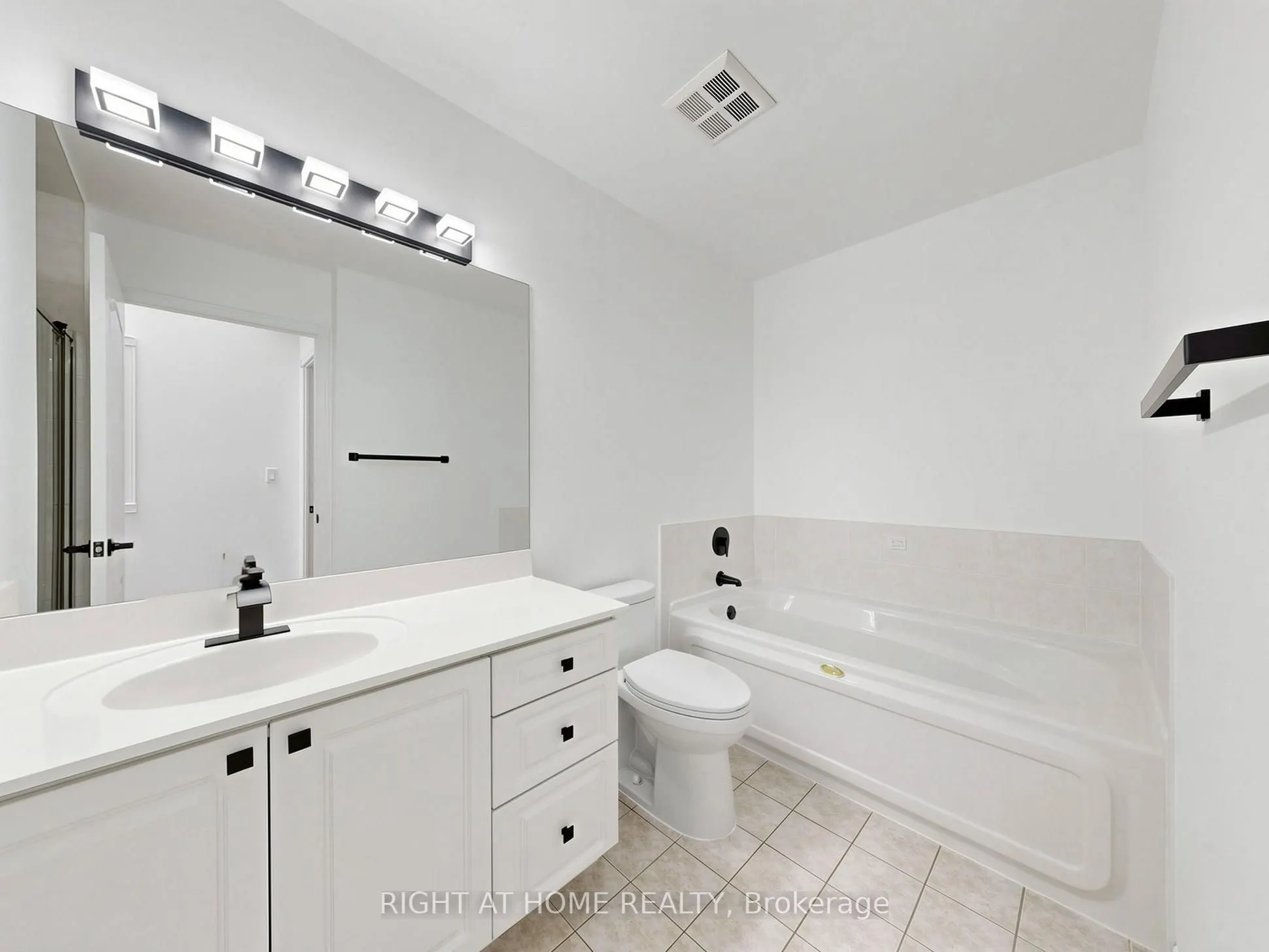 28 Sommerset Way #1520
