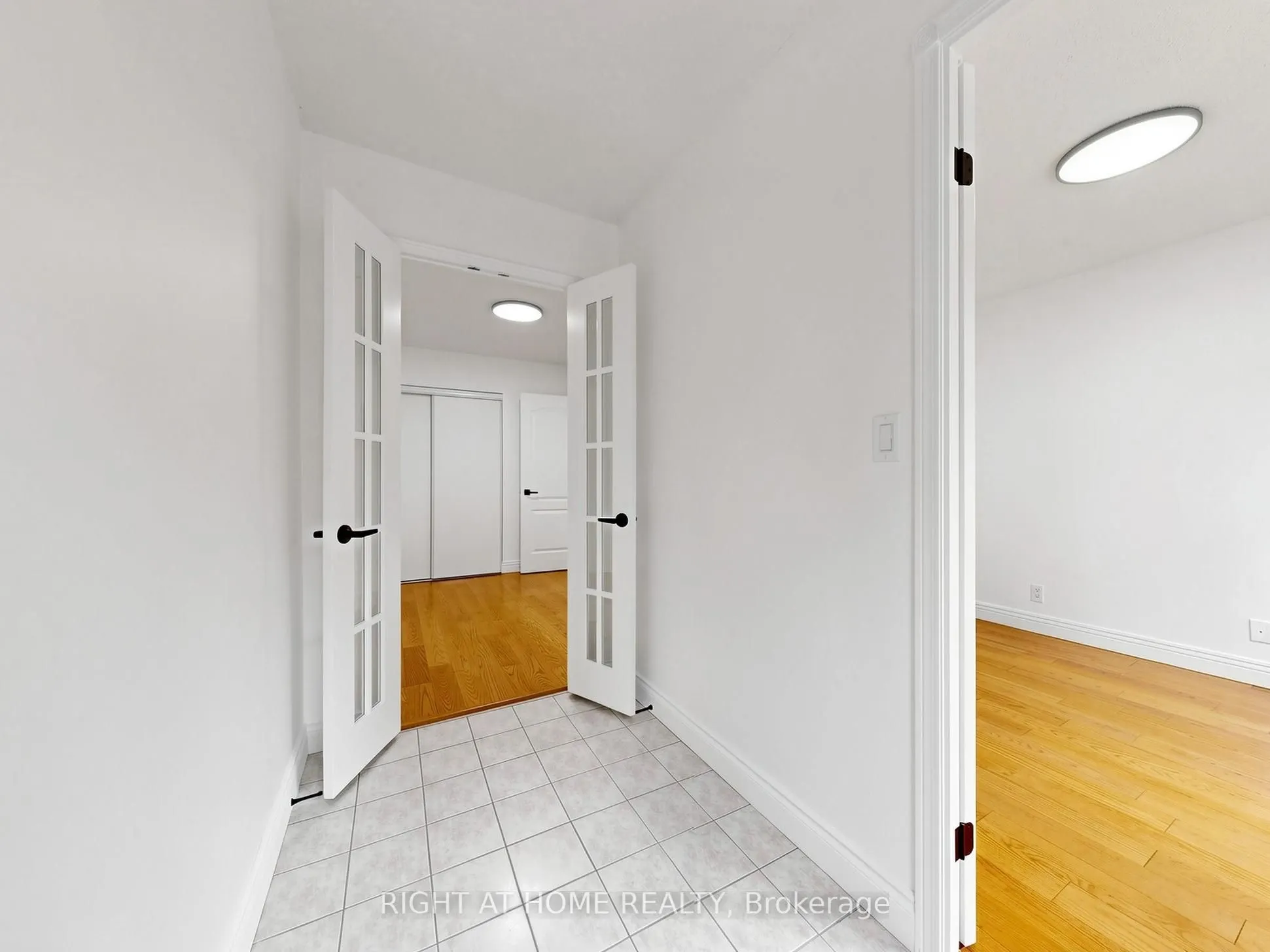 28 Sommerset Way #1520