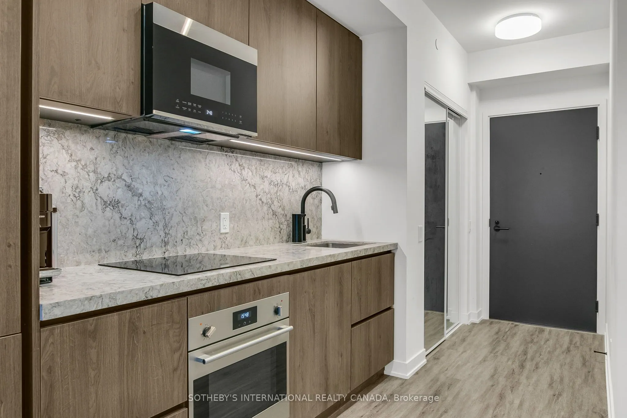 108 Peter Street #611