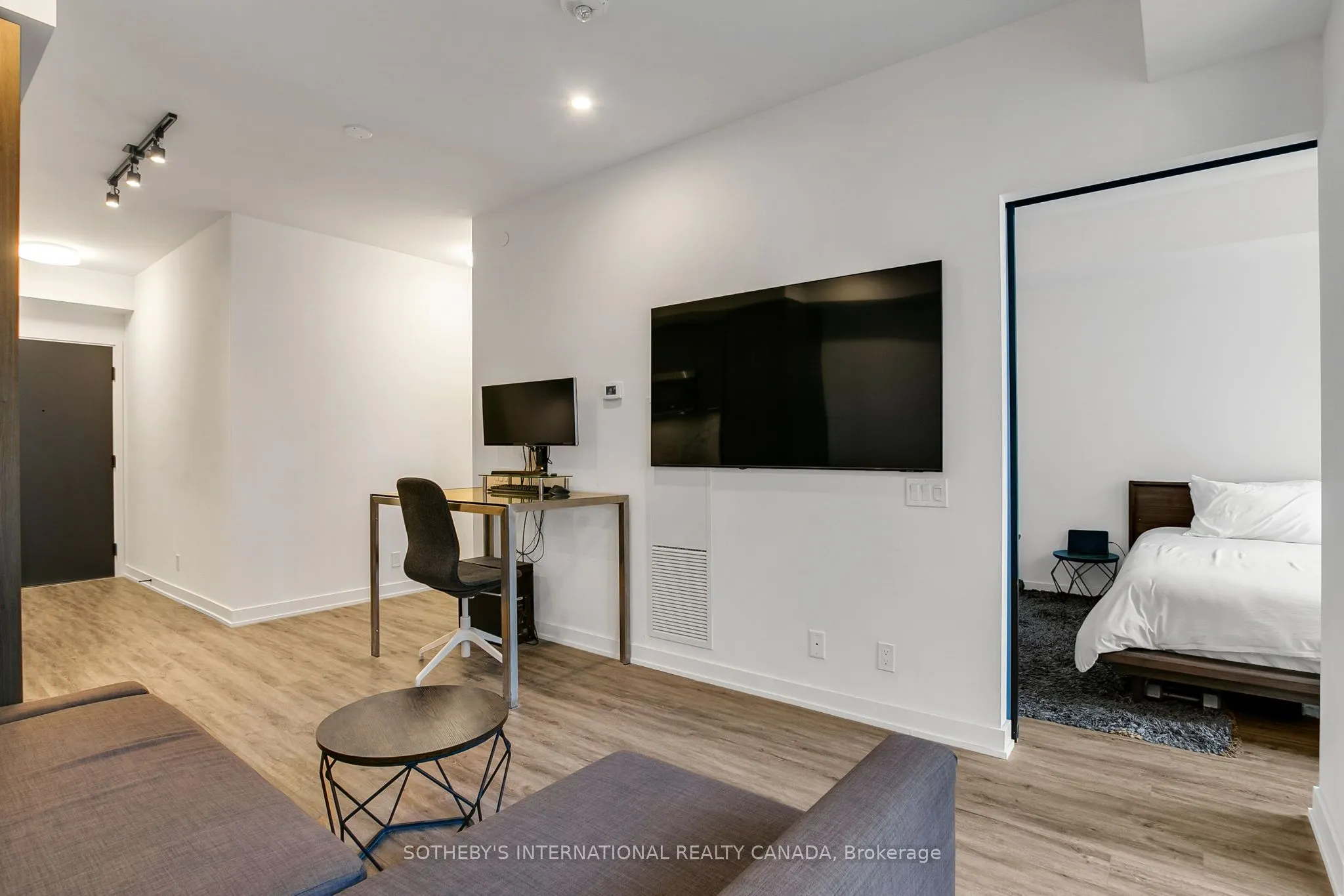 108 Peter Street #611