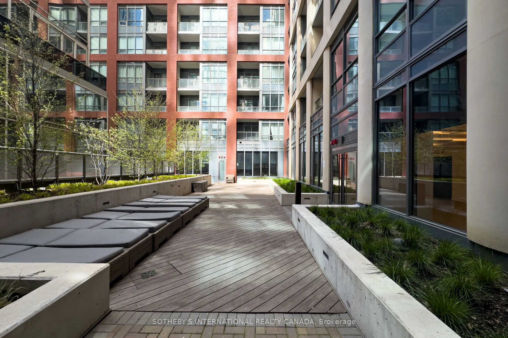 108 Peter Street #611