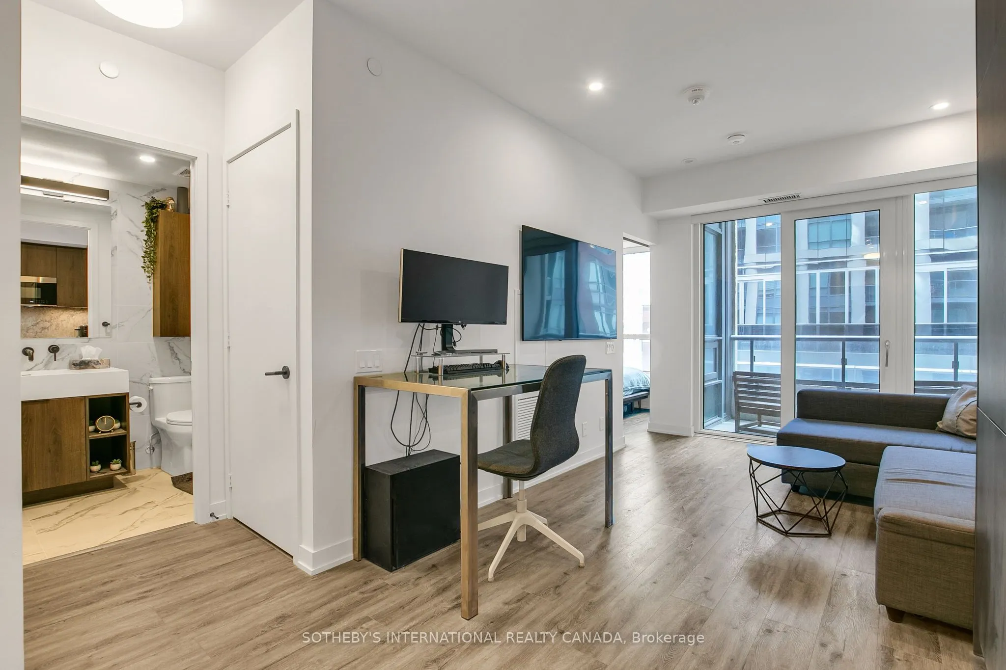 108 Peter Street #611